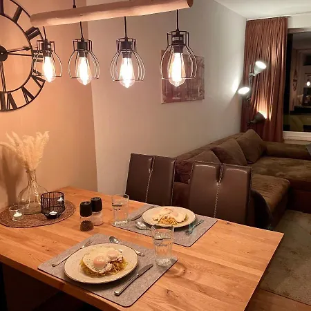 Apartment Schoene Mit Schwimmbad, Sauna Und Balkon *